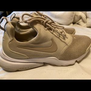 Nike Roshe One Size 9 Women’s Running Shoes